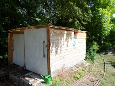 Lokschuppen mit Alarmanlage