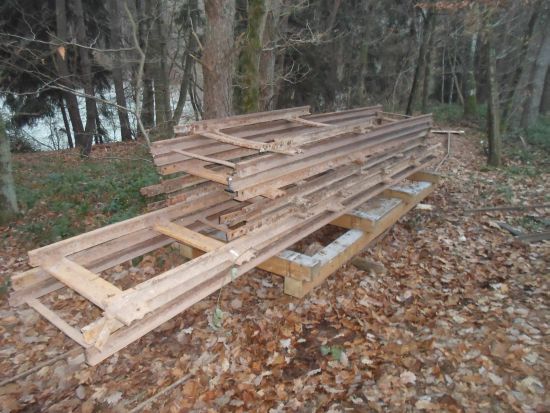 Hier schon verladen auf den 3m Holzwagen