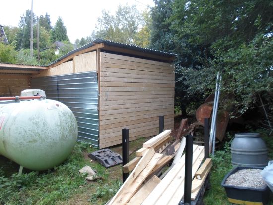 Hier der Schuppen mit Tor