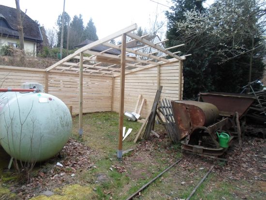 Hier die Grundwände des neuen Schuppens