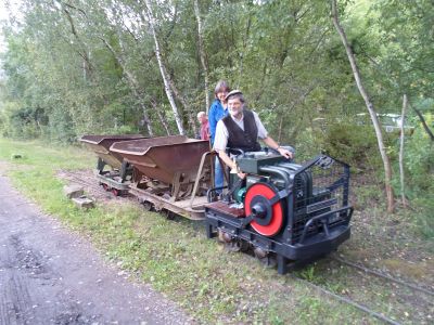 Meine Eltern auf dem Kipplorenzug