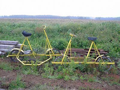 Unser Schienenfahrrad im Torfwerk bevor wir es kauften