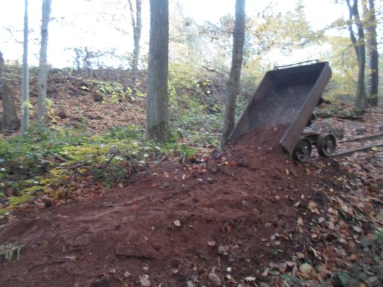 Aufschütten an der Straße